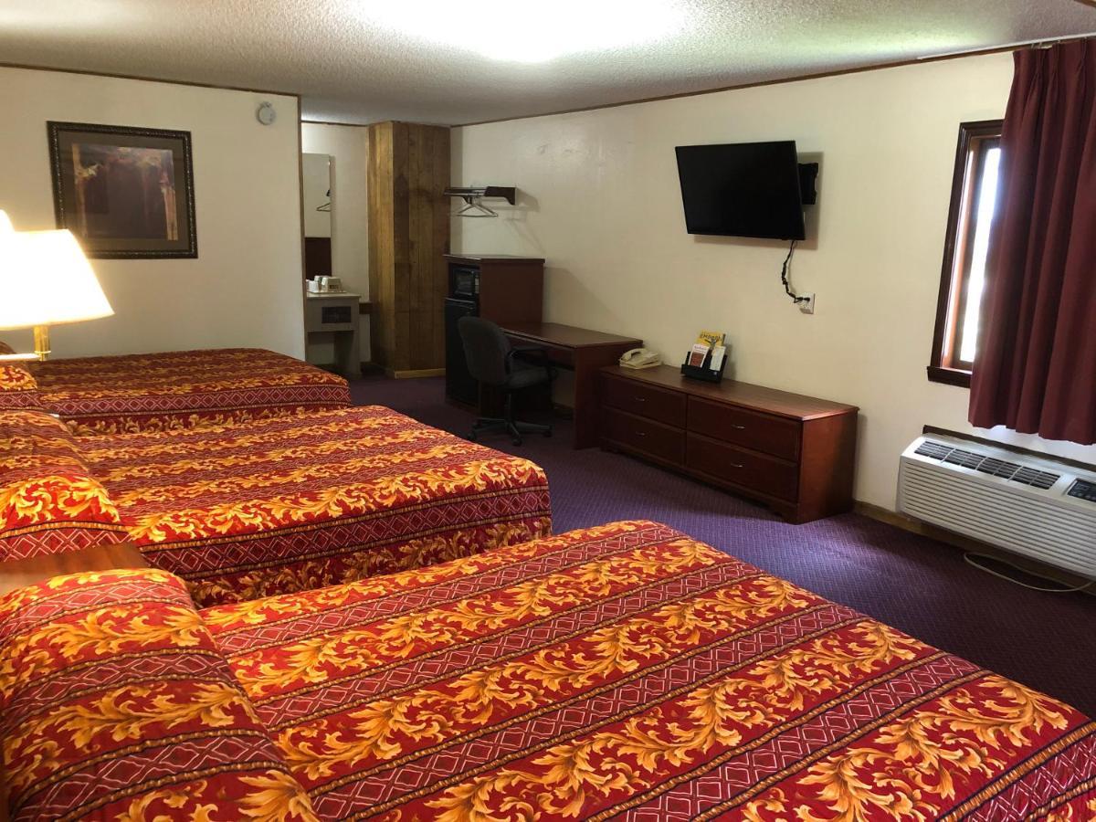Budget Host Inn - Emporia Zewnętrze zdjęcie